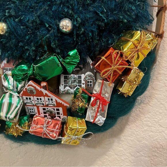 Kitch Christmas Tree Wall or Door Hanging Hand Made Woven - Picture 3 of 7